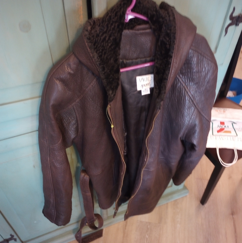 Jacket, belted leather - Picture 3 of 4